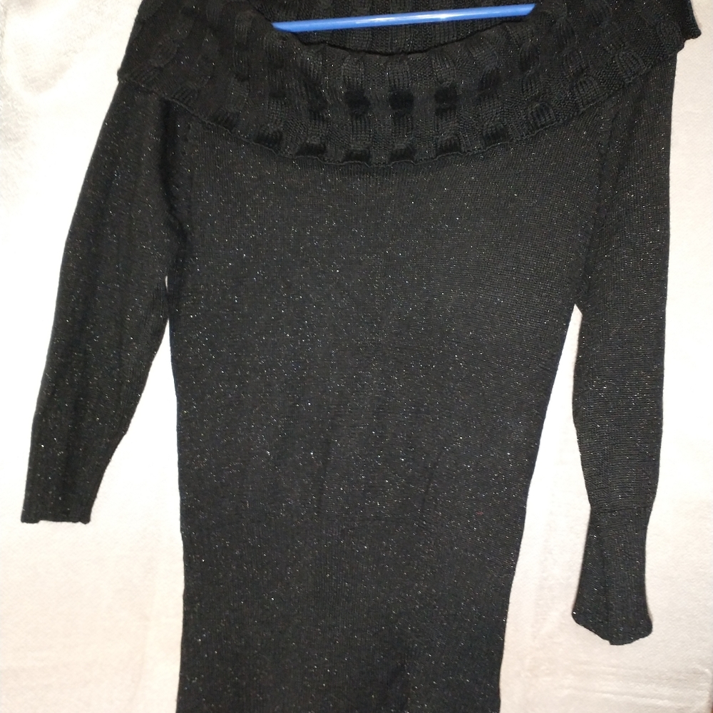 IZ brand Size Small Black